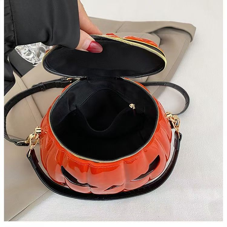 Halloween Pumpkin Crossbody Bag, Novelty 3D Jack-o'-Lantern Shoulder Purse for Holiday Party