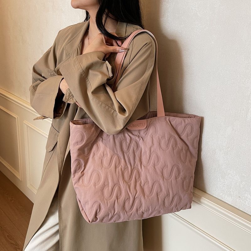 Oversized Quilted Tote Bag, Soft Padded Large Capacity Shoulder Bag for Daily Commute