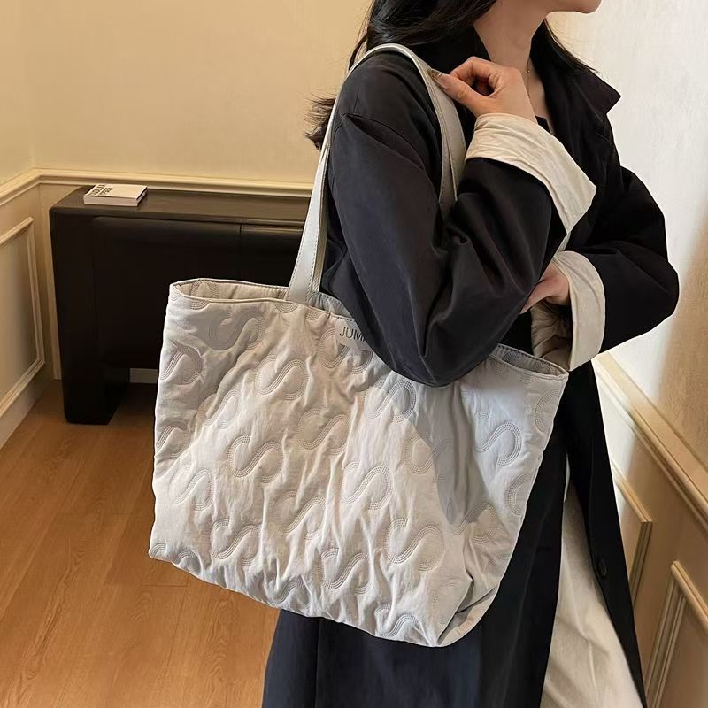 Oversized Quilted Tote Bag, Soft Padded Large Capacity Shoulder Bag for Daily Commute