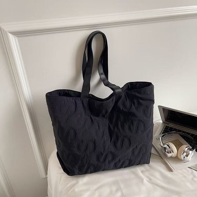 Oversized Quilted Tote Bag, Soft Padded Large Capacity Shoulder Bag for Daily Commute