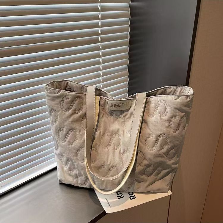 Oversized Quilted Tote Bag, Soft Padded Large Capacity Shoulder Bag for Daily Commute