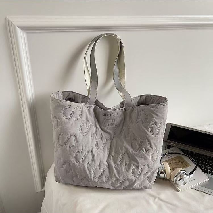 Oversized Quilted Tote Bag, Soft Padded Large Capacity Shoulder Bag for Daily Commute