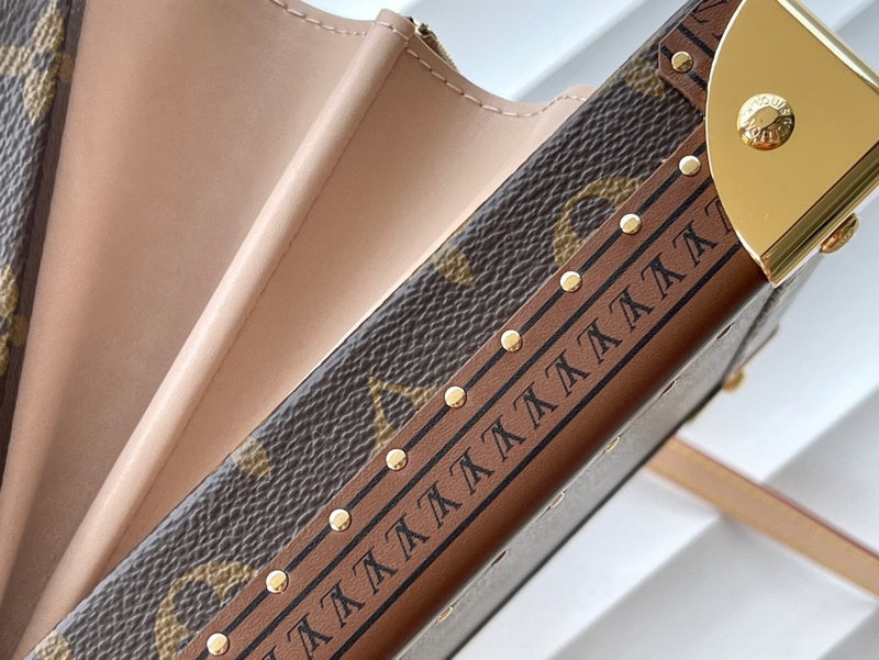 LLP021 Leather Bag 22.5-17-11CM Hard box high-quality Shoulder Bags