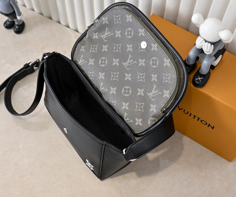 LLP016 Leather bag 26.6-17-11CM   for women and men Bags